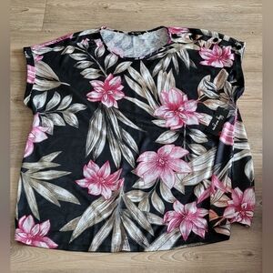 Button detail t-shirt